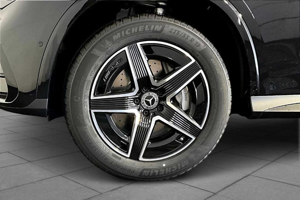 new 2025 Mercedes-Benz GLC 300 car, priced at $61,795