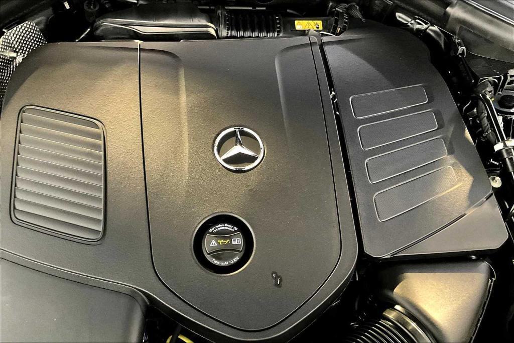 new 2025 Mercedes-Benz GLC 300 car, priced at $61,795