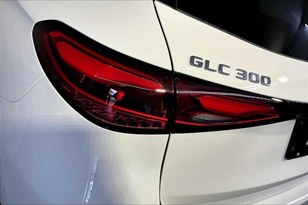 new 2025 Mercedes-Benz GLC 300 car, priced at $56,225
