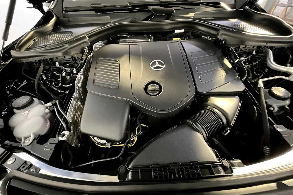 new 2025 Mercedes-Benz GLC 300 car, priced at $57,460