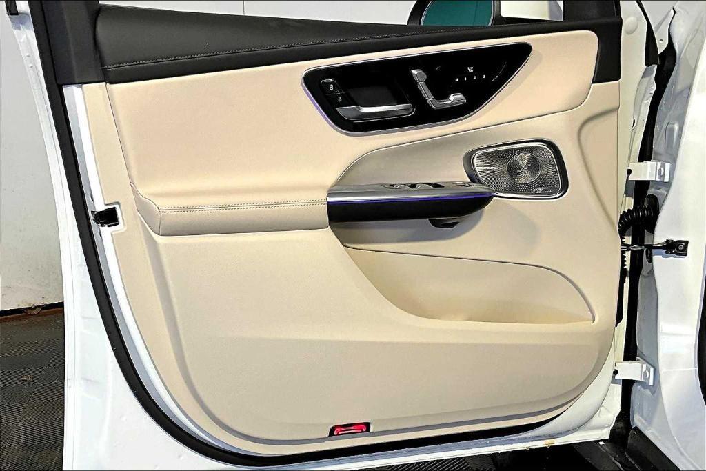 new 2025 Mercedes-Benz GLC 350e car, priced at $70,920