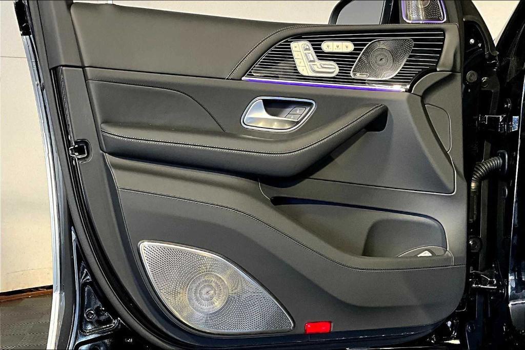 new 2025 Mercedes-Benz Maybach GLS 600 car, priced at $207,500