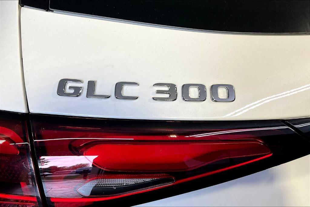 new 2025 Mercedes-Benz GLC 300 car, priced at $58,870