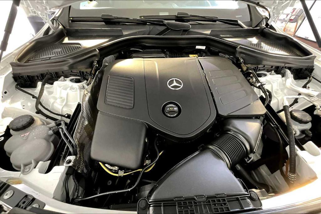 new 2025 Mercedes-Benz GLC 300 car, priced at $58,870