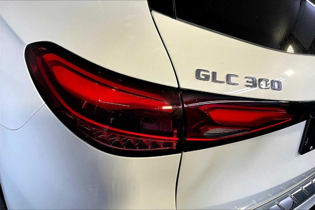new 2025 Mercedes-Benz GLC 300 car, priced at $58,870
