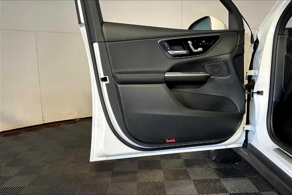 new 2025 Mercedes-Benz GLC 300 car, priced at $58,870