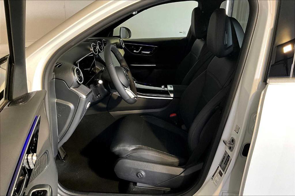 new 2025 Mercedes-Benz GLC 300 car, priced at $58,870