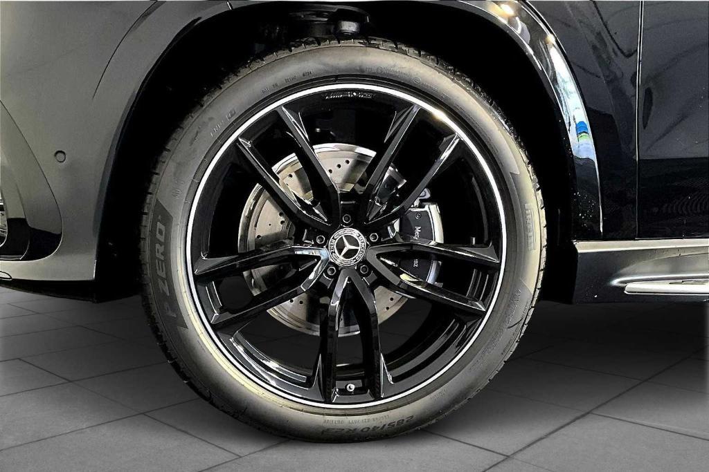 new 2025 Mercedes-Benz GLS 580 car, priced at $127,405