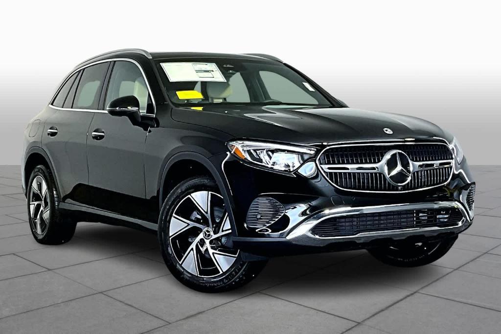 new 2024 Mercedes-Benz GLC 300 car, priced at $53,615