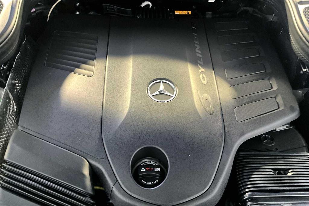 new 2025 Mercedes-Benz GLS 450 car, priced at $98,275