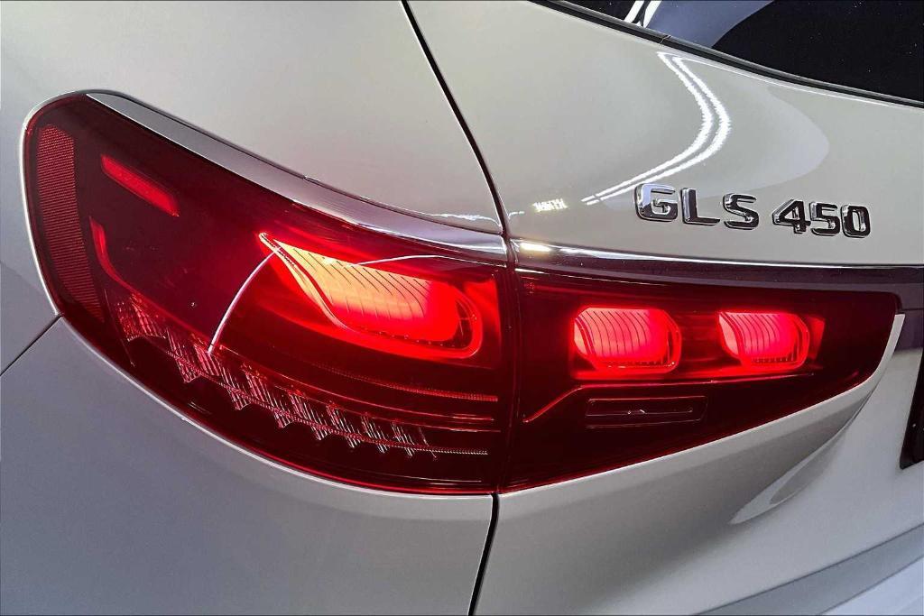 new 2025 Mercedes-Benz GLS 450 car, priced at $98,275