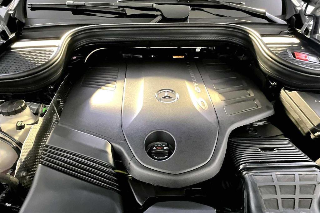 new 2025 Mercedes-Benz GLS 450 car, priced at $98,275