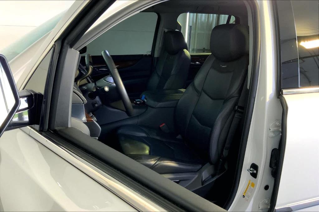 used 2019 Cadillac Escalade car, priced at $35,584