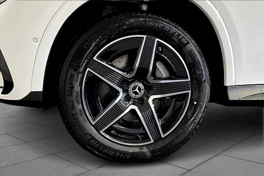 new 2025 Mercedes-Benz GLC 300 car, priced at $61,795
