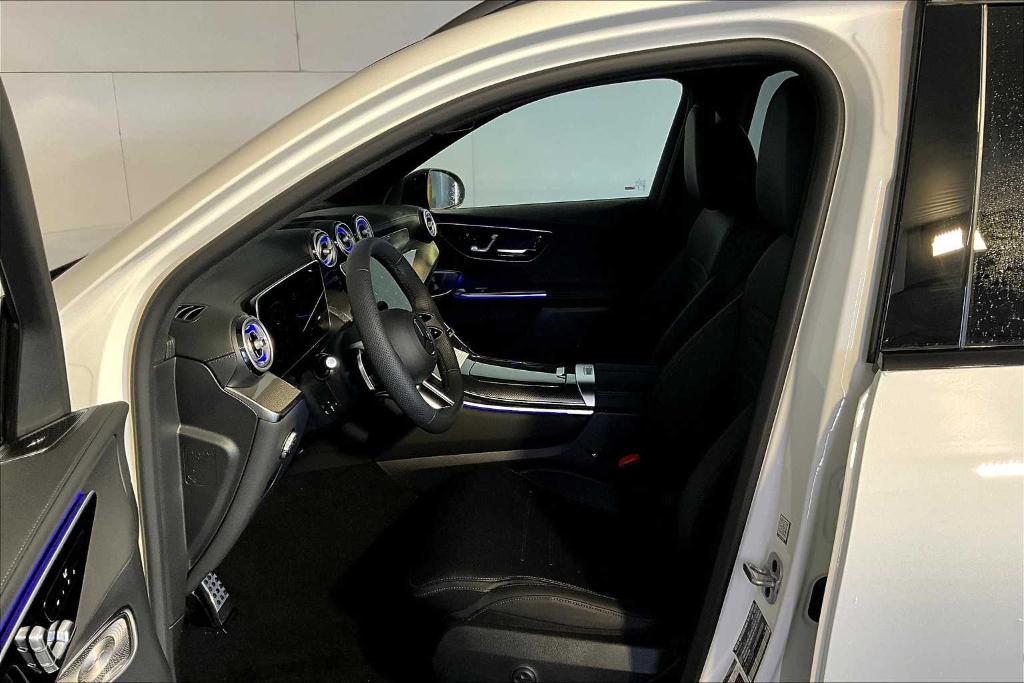 new 2025 Mercedes-Benz GLC 300 car, priced at $61,795