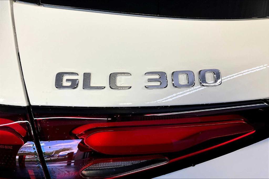 new 2025 Mercedes-Benz GLC 300 car, priced at $61,795