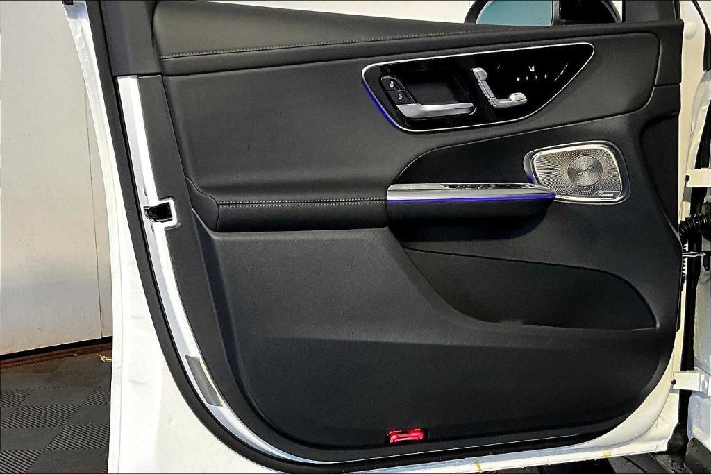 new 2025 Mercedes-Benz GLC 300 car, priced at $61,795