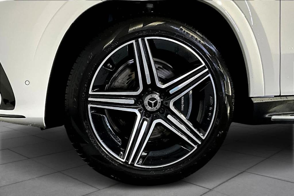 new 2025 Mercedes-Benz GLE 450 car, priced at $89,470
