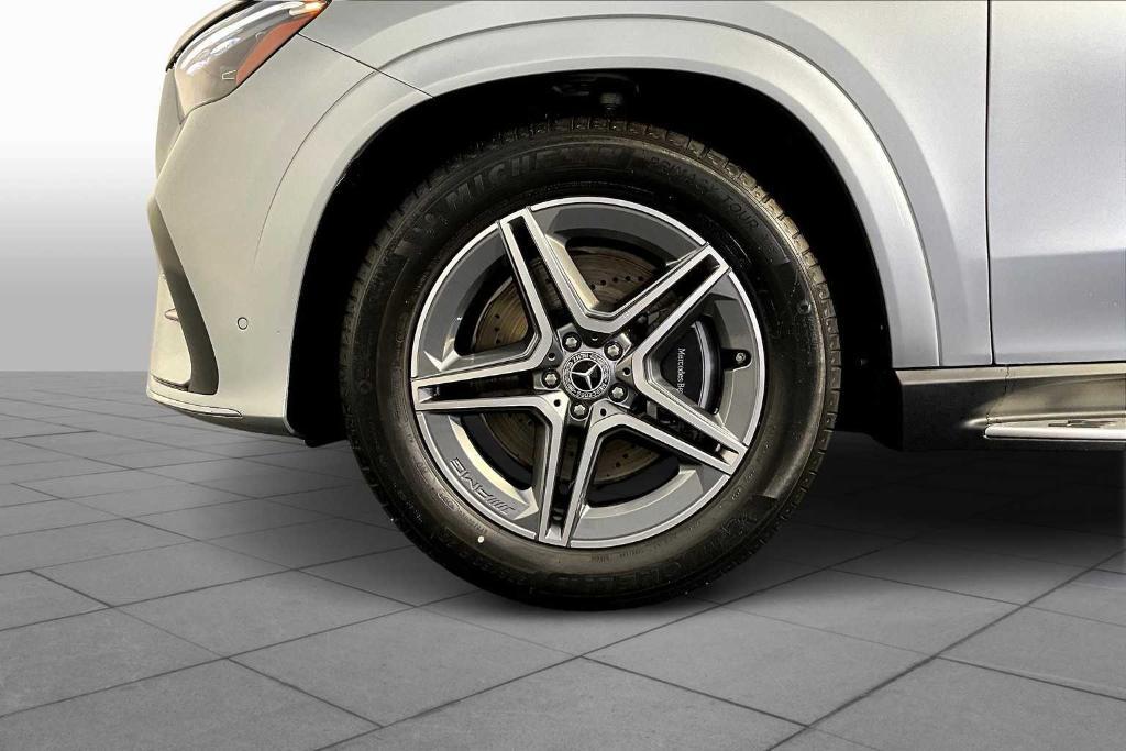 used 2025 Mercedes-Benz GLE 450 car, priced at $77,998