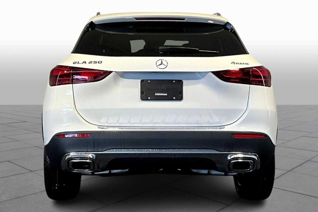 new 2025 Mercedes-Benz GLA 250 car, priced at $44,250