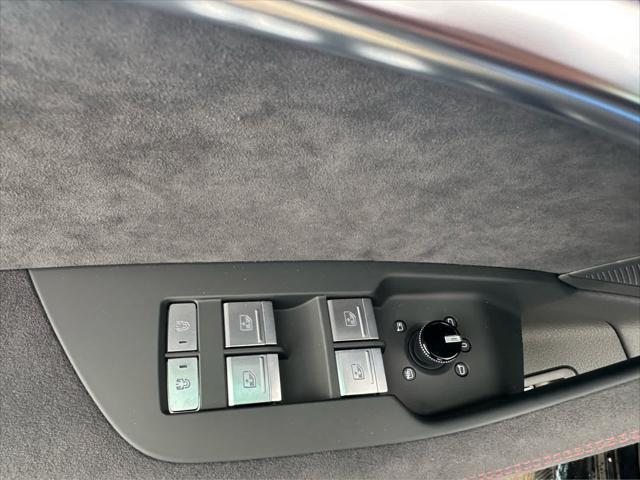new 2025 Audi RS 6 Avant car, priced at $147,985