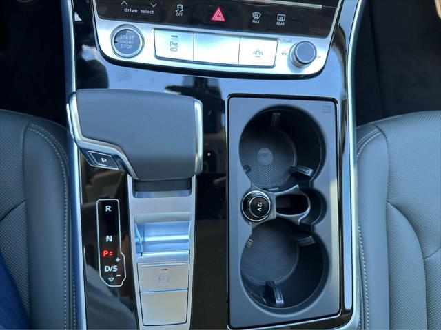 new 2025 Audi Q7 car, priced at $77,080