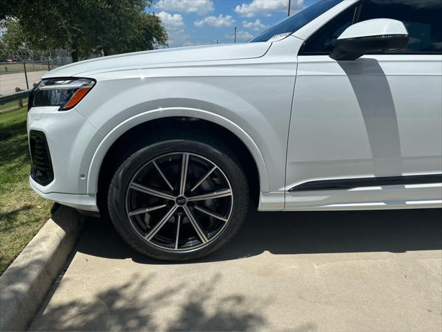 new 2025 Audi Q7 car, priced at $68,870