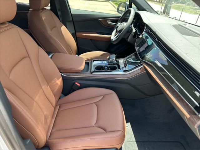 new 2025 Audi Q7 car, priced at $76,645