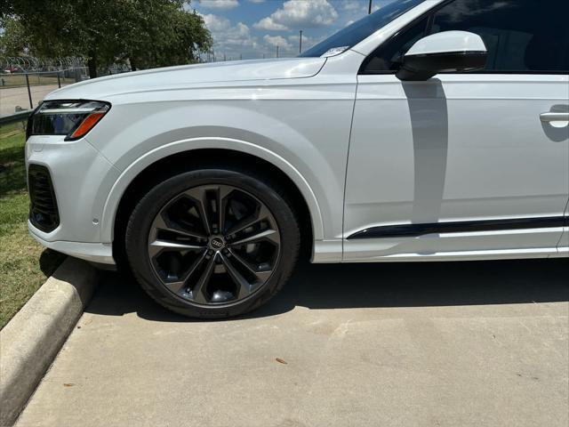 new 2025 Audi Q7 car, priced at $76,645
