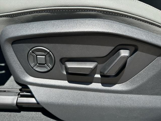 new 2025 Audi Q7 car, priced at $76,480
