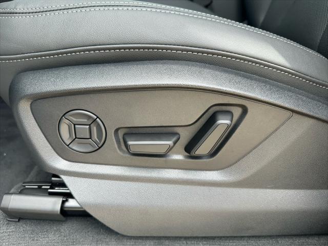 new 2025 Audi Q7 car, priced at $76,555
