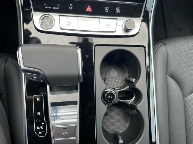new 2025 Audi Q7 car, priced at $76,555