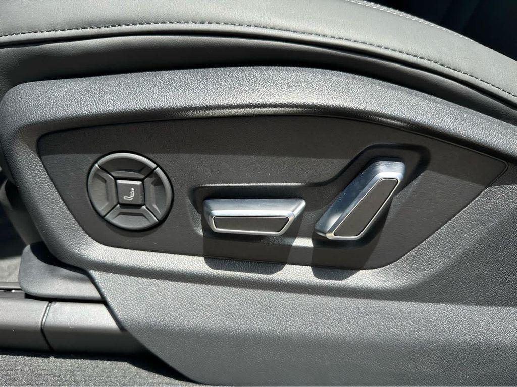 new 2025 Audi Q7 car, priced at $85,745