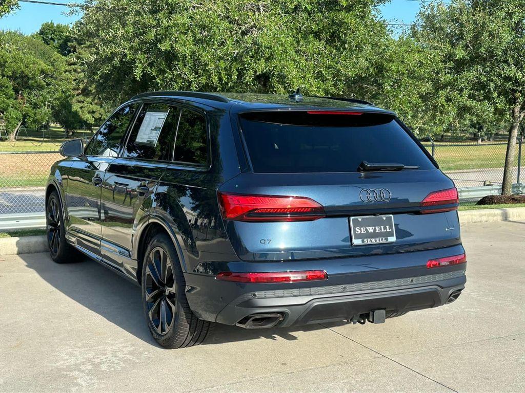 new 2025 Audi Q7 car, priced at $85,745