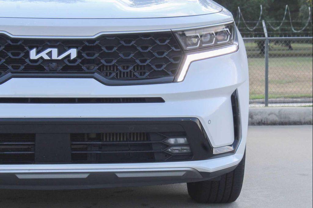 used 2022 Kia Sorento Plug-In Hybrid car, priced at $26,991