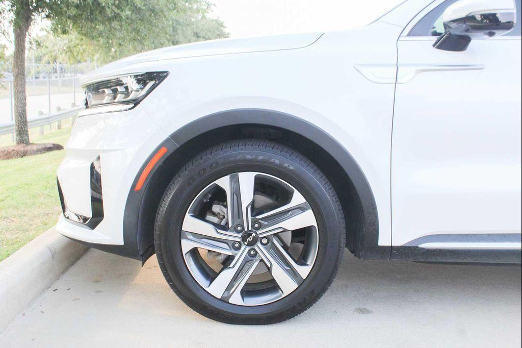 used 2022 Kia Sorento Plug-In Hybrid car, priced at $26,991