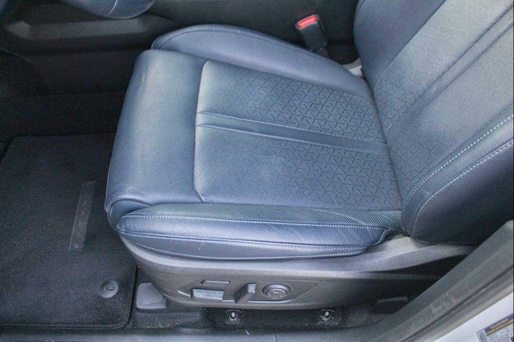 used 2022 Kia Sorento Plug-In Hybrid car, priced at $26,991