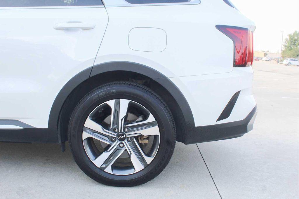 used 2022 Kia Sorento Plug-In Hybrid car, priced at $26,991