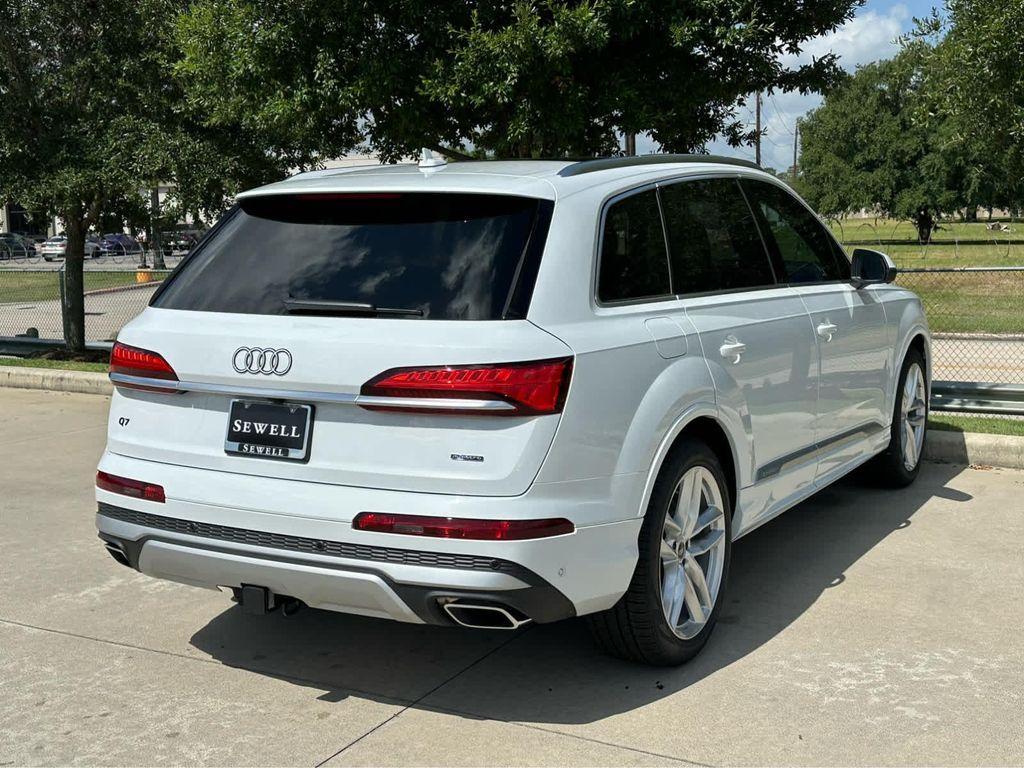 new 2025 Audi Q7 car, priced at $76,350