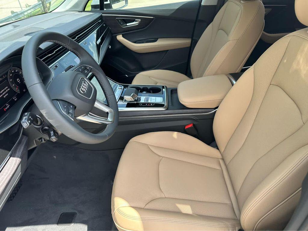 new 2025 Audi Q7 car, priced at $76,350