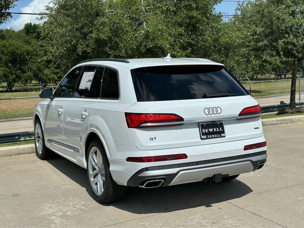 new 2025 Audi Q7 car, priced at $76,350