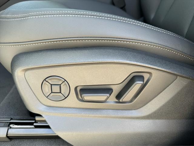 new 2025 Audi Q7 car, priced at $77,450