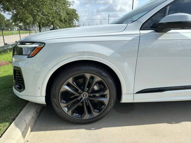 new 2025 Audi Q7 car, priced at $77,450