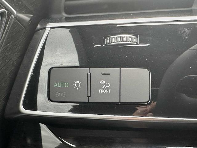new 2025 Audi Q7 car, priced at $77,750