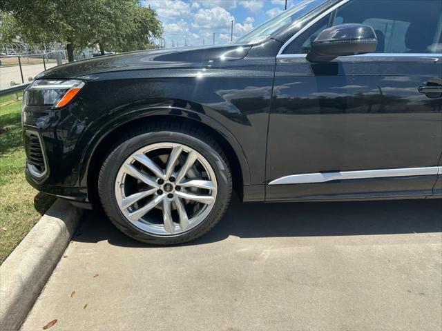 new 2025 Audi Q7 car, priced at $76,990