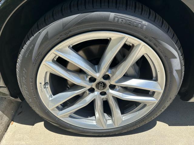 new 2025 Audi Q7 car, priced at $76,990