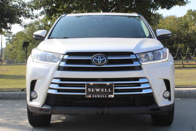 used 2018 Toyota Highlander car, priced at $24,991