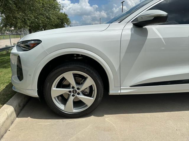 new 2025 Audi Q5 car, priced at $61,300