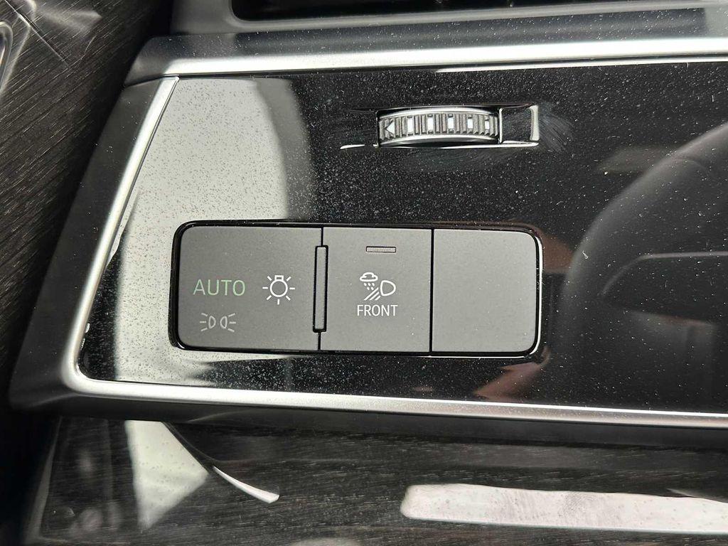 new 2025 Audi Q7 car, priced at $71,694