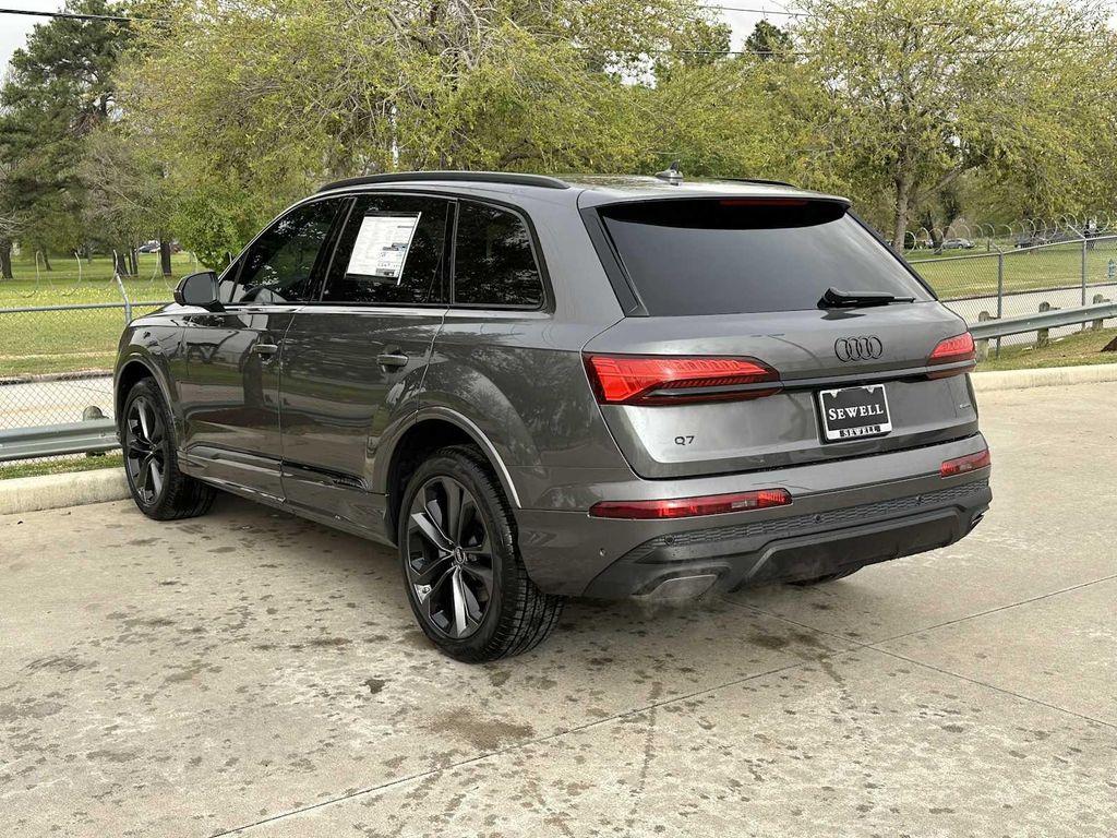 new 2025 Audi Q7 car, priced at $71,694